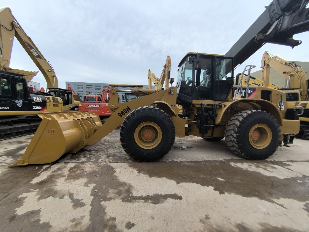 CAT 966H Wheel Loader - Wheel loader: picture 3 CAT 966H Wheel Loader - Wheel loader: picture 3