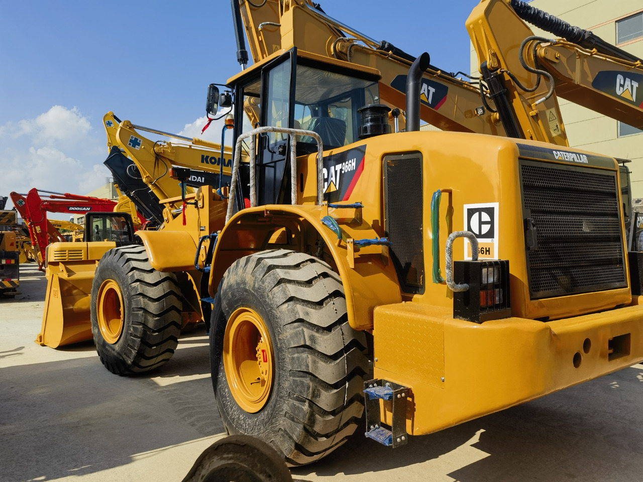 CAT 966H Wheel Loader - Wheel loader: picture 1 CAT 966H Wheel Loader - Wheel loader: picture 1