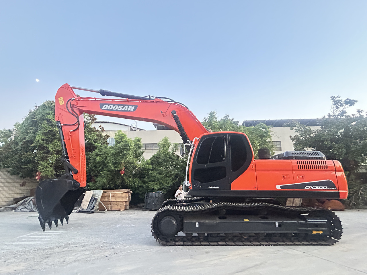 Doosan DX300LC Crawler Excavator - Crawler excavator: picture 1 Doosan DX300LC Crawler Excavator - Crawler excavator: picture 1