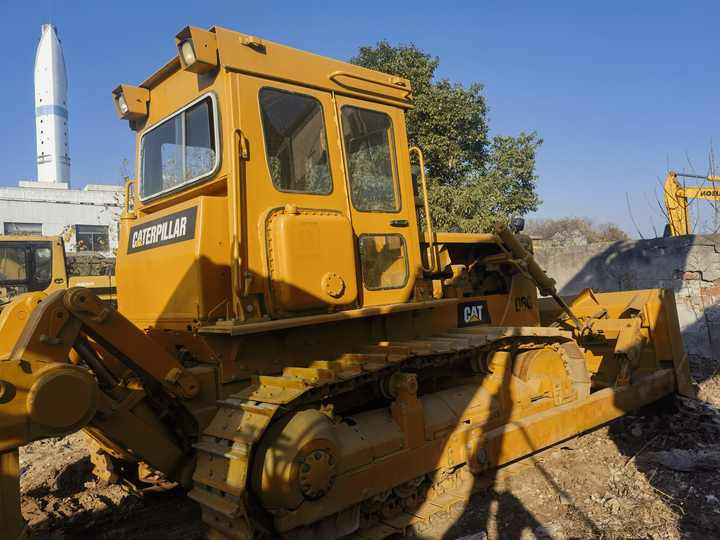 Excellent Condition Used Bulldozers CAT D6G Original Japanese Second Hand CAT D6G in stock in china - Bulldozer: picture 3 Excellent Condition Used Bulldozers CAT D6G Original Japanese Second Hand CAT D6G in stock in china - Bulldozer: picture 3