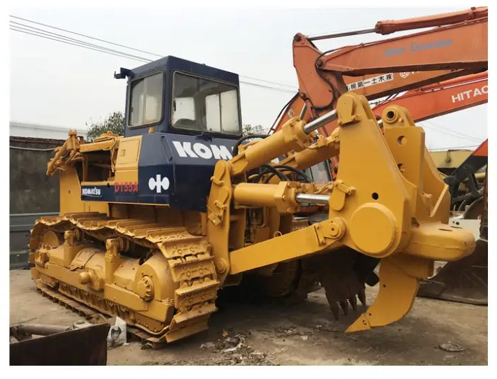 Good condition D155A used bulldozer Komatsu D155A-3 D155A-1 Komatsu dozer bulldozer for sale - Bulldozer: picture 2 Good condition D155A used bulldozer Komatsu D155A-3 D155A-1 Komatsu dozer bulldozer for sale - Bulldozer: picture 2
