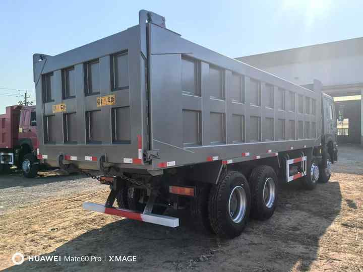 HOWO Heavy Dump Truck 6x4 8x4 Diesel Manual Transmission Right Left Hand Drive Sinotruck Dump Truck - Tipper: picture 4 HOWO Heavy Dump Truck 6x4 8x4 Diesel Manual Transmission Right Left Hand Drive Sinotruck Dump Truck - Tipper: picture 4