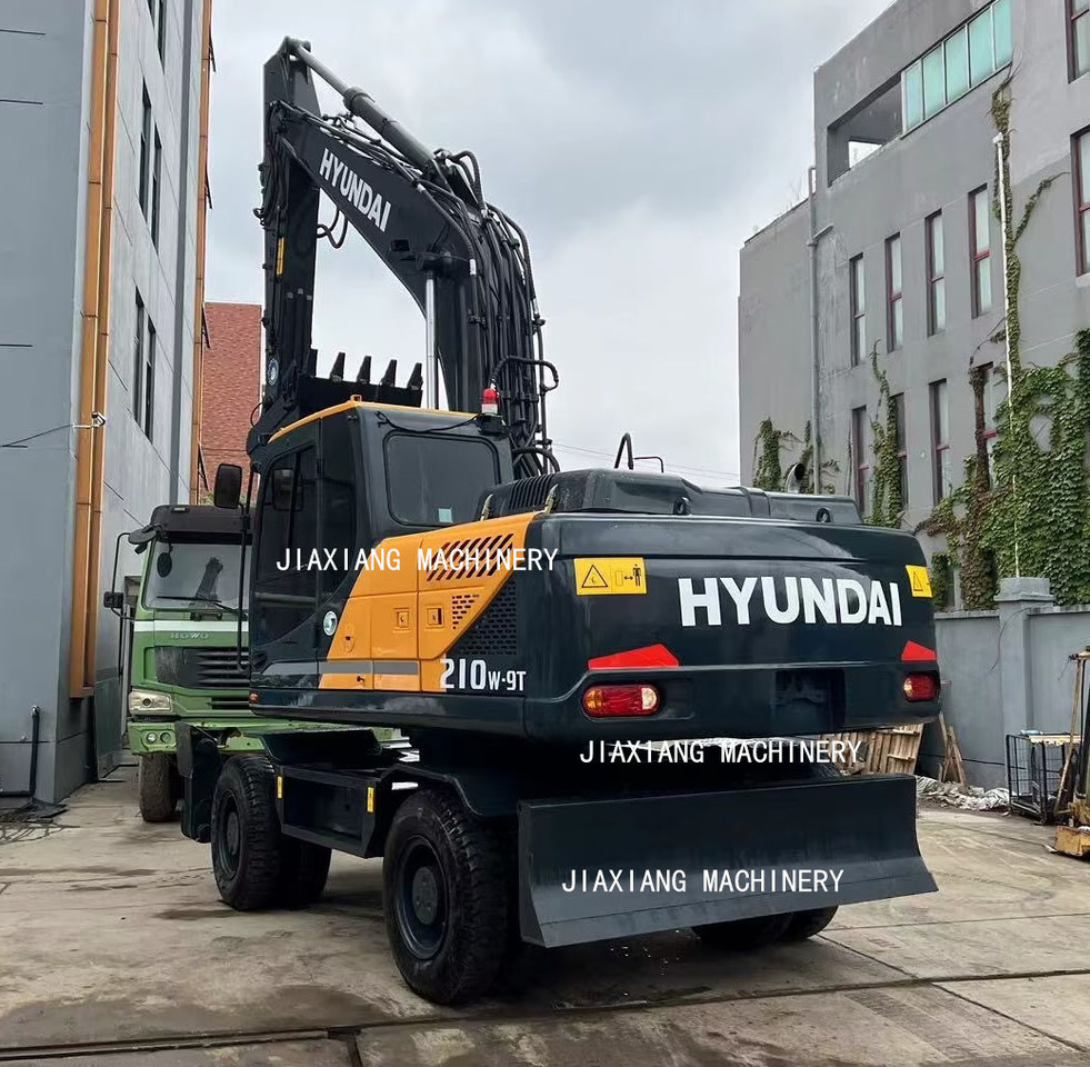Hyundai 210w-9 wheel excavator - Wheel excavator: picture 2 Hyundai 210w-9 wheel excavator - Wheel excavator: picture 2