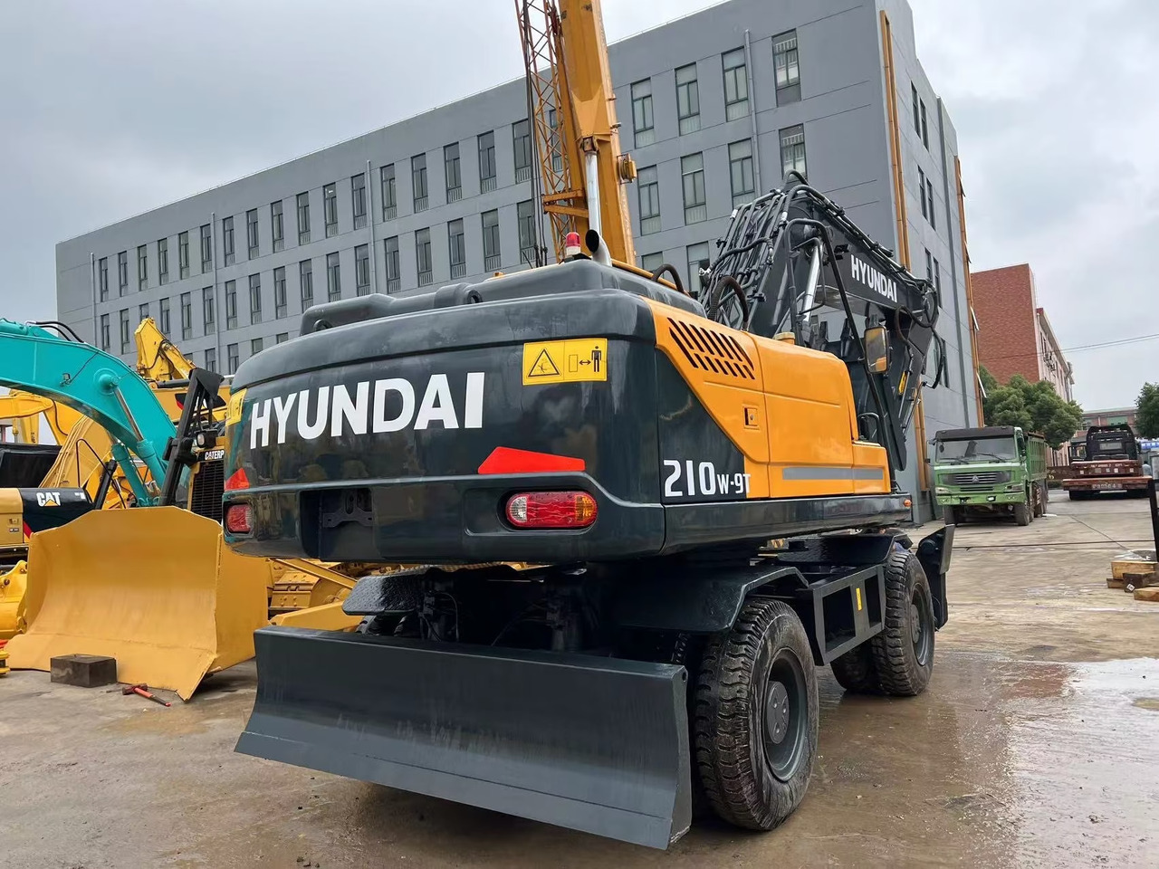 Hyundai 210w-9 wheel excavator - Wheel excavator: picture 4 Hyundai 210w-9 wheel excavator - Wheel excavator: picture 4