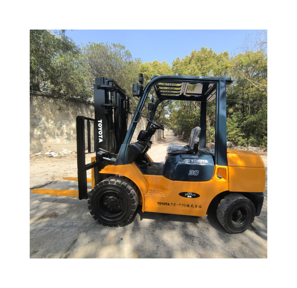 Toyota FD30 Forklift - Diesel forklift: picture 1 Toyota FD30 Forklift - Diesel forklift: picture 1
