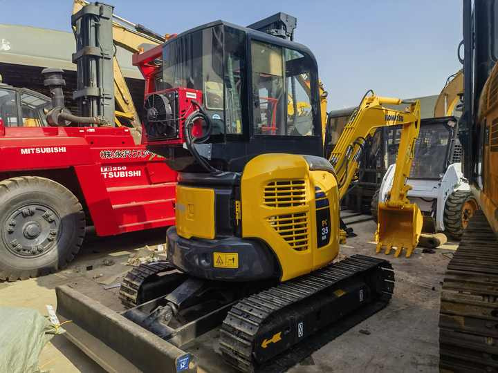 Used Komatsu PC70-8 mini digger original Japan Komatsu PC70 PC78 PC60 PC35mr PC40mr PC55mr small excavator on sale - Crawler excavator: picture 3 Used Komatsu PC70-8 mini digger original Japan Komatsu PC70 PC78 PC60 PC35mr PC40mr PC55mr small excavator on sale - Crawler excavator: picture 3