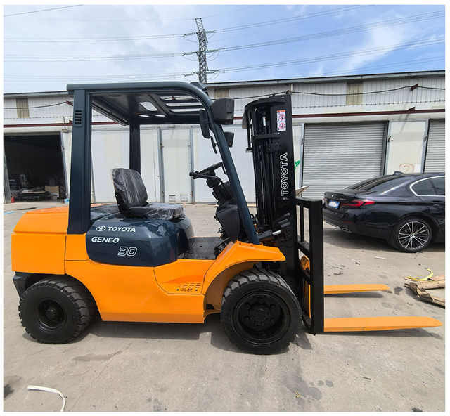 Original japanese second hand TOYOTA FD30 diesel forklift with good condition used Toyota FD30 forklift for sale in china - Diesel forklift: picture 1 Original japanese second hand TOYOTA FD30 diesel forklift with good condition used Toyota FD30 forklift for sale in china - Diesel forklift: picture 1