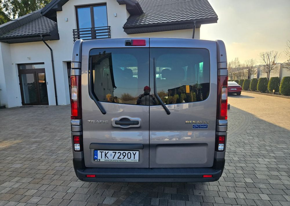 Renault Trafic Grand SpaceClass 2.0 dCi EDC - Car: picture 4 Renault Trafic Grand SpaceClass 2.0 dCi EDC - Car: picture 4