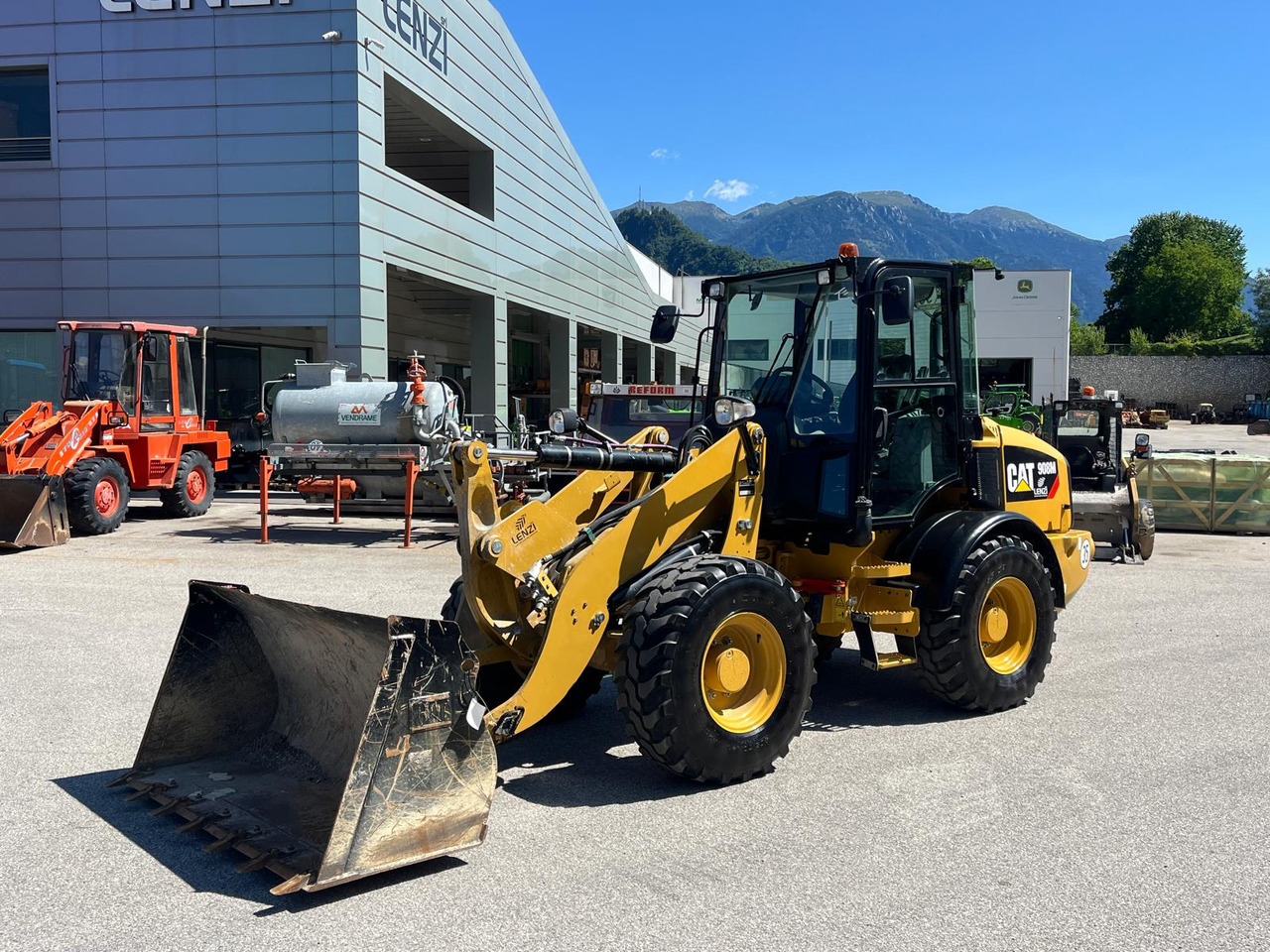 PALAGOMMATA CAT 908 M - Wheel loader: picture 2 PALAGOMMATA CAT 908 M - Wheel loader: picture 2