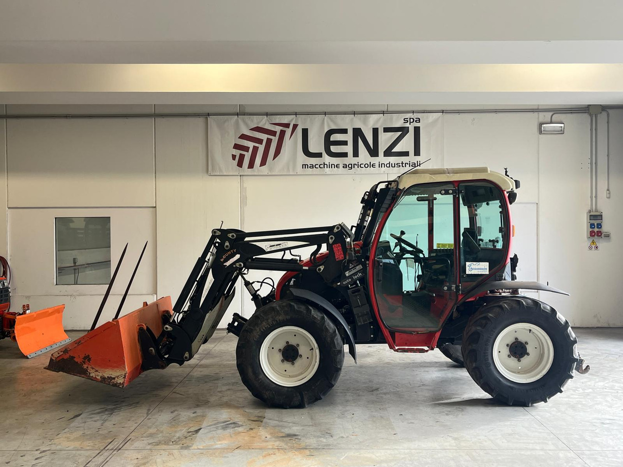 REFORM MOUNY 80S + CARICATORE HYDRAC - Farm tractor: picture 1 REFORM MOUNY 80S + CARICATORE HYDRAC - Farm tractor: picture 1