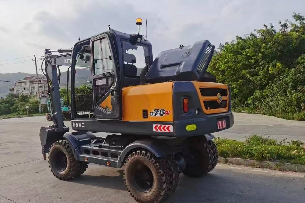 新源 75 - Wheel excavator: picture 3 新源 75 - Wheel excavator: picture 3