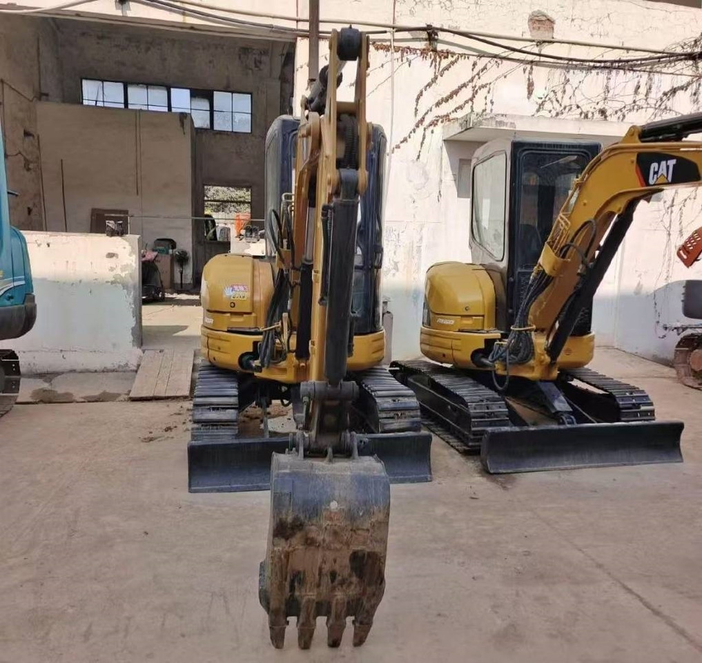CAT 303 CR - Mini excavator: picture 2 CAT 303 CR - Mini excavator: picture 2