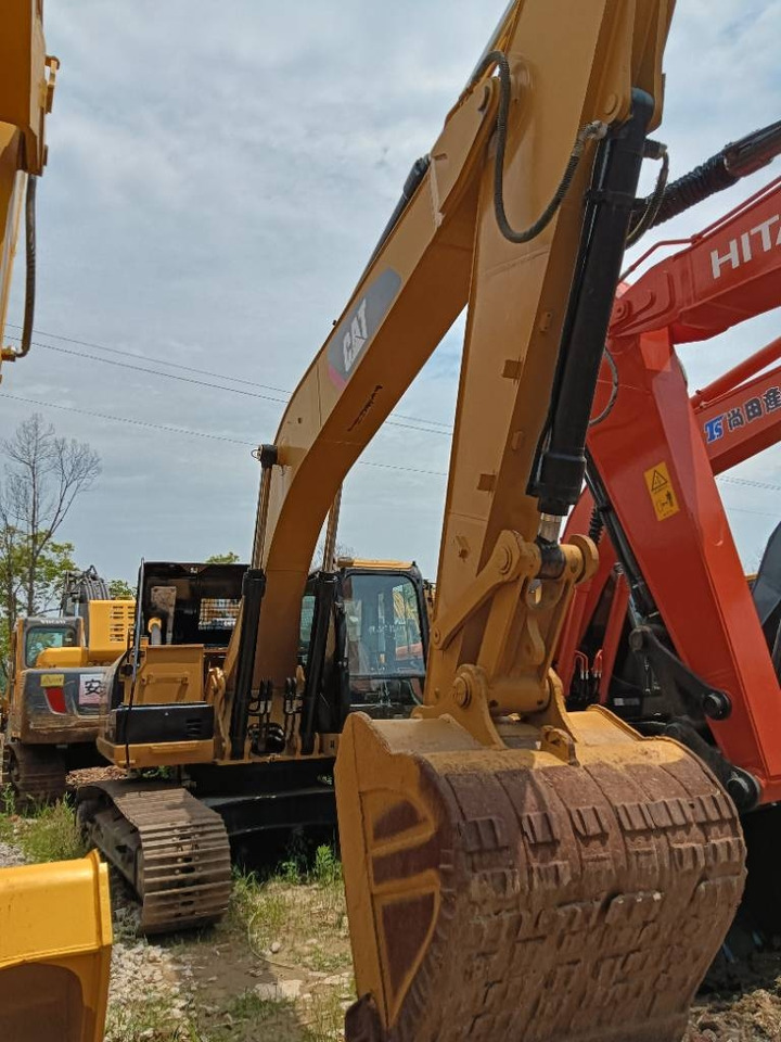 CAT 325 D - Crawler excavator: picture 1 CAT 325 D - Crawler excavator: picture 1