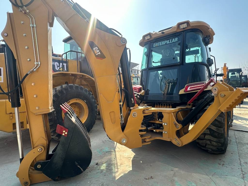 CAT 420 F  - Backhoe loader: picture 1 CAT 420 F  - Backhoe loader: picture 1