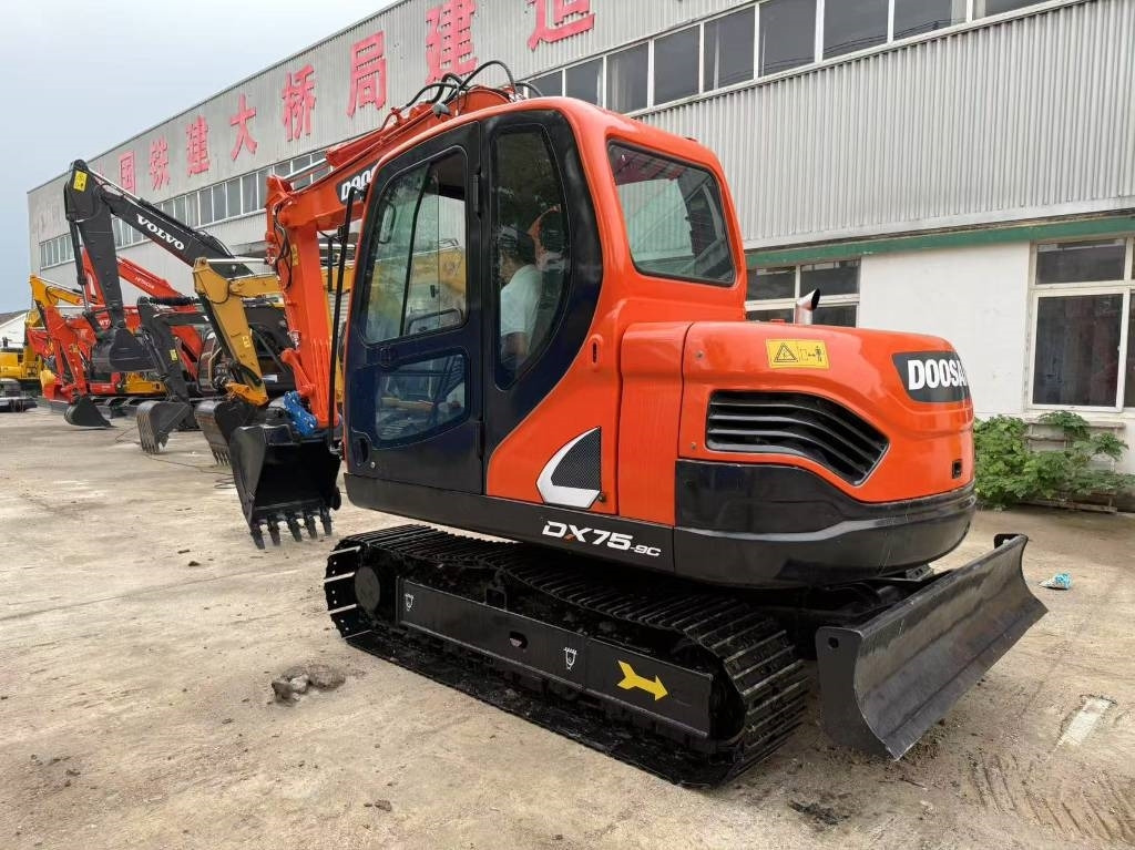 Doosan DX 75 - Crawler excavator: picture 2 Doosan DX 75 - Crawler excavator: picture 2