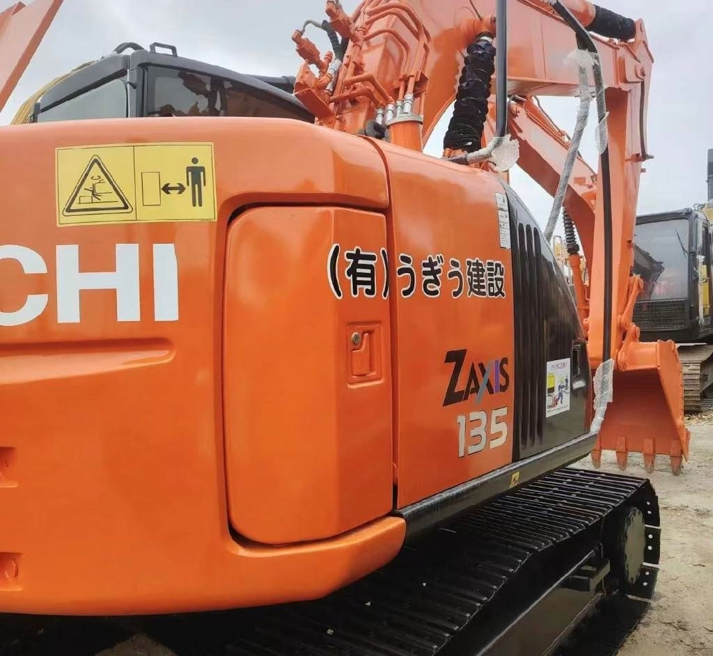 Hitachi 135US-6 - Crawler excavator: picture 1 Hitachi 135US-6 - Crawler excavator: picture 1
