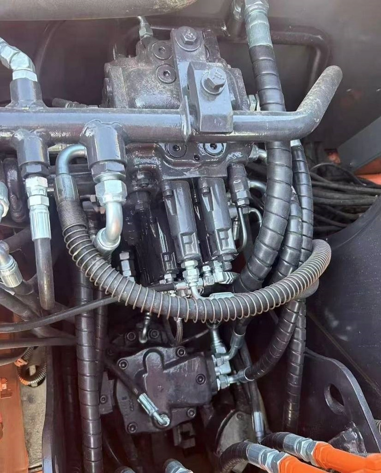 Hitachi 70 - Mini excavator: picture 2 Hitachi 70 - Mini excavator: picture 2