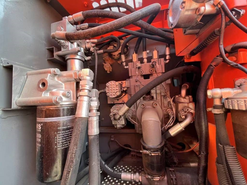 Hitachi ZX 160 - Crawler excavator: picture 4 Hitachi ZX 160 - Crawler excavator: picture 4