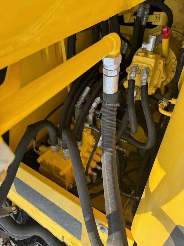 Komatsu PC 130 - Crawler excavator: picture 4 Komatsu PC 130 - Crawler excavator: picture 4