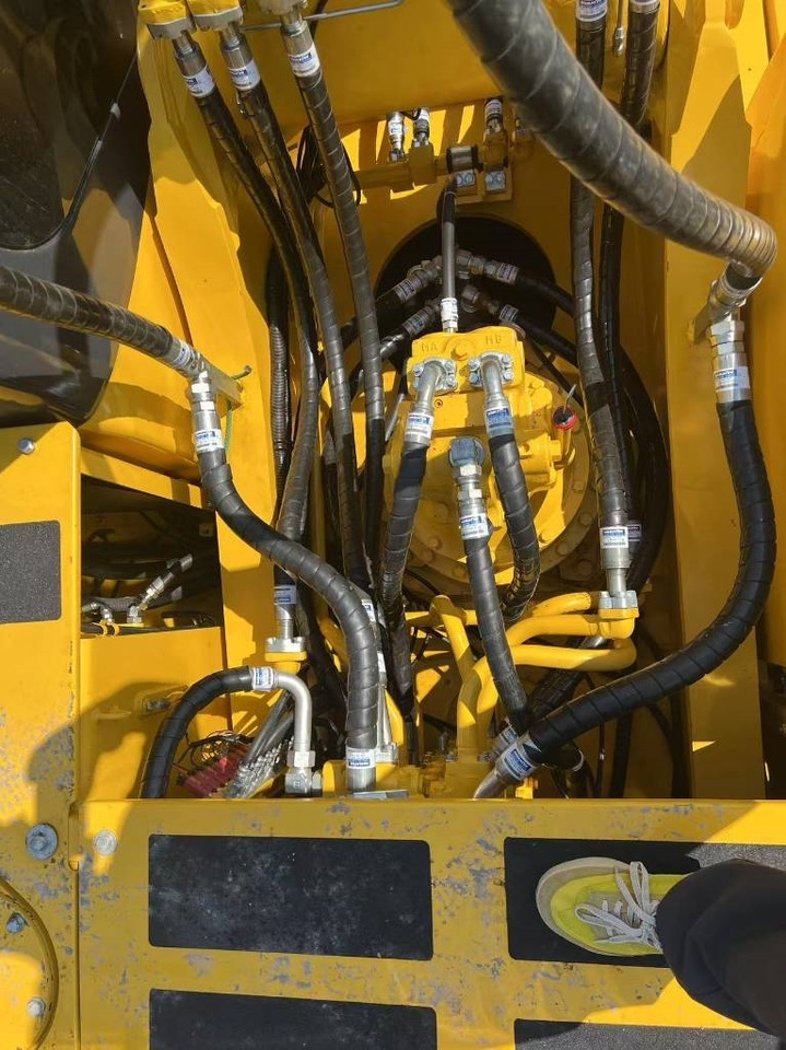 Komatsu PC 300 - Crawler excavator: picture 5 Komatsu PC 300 - Crawler excavator: picture 5