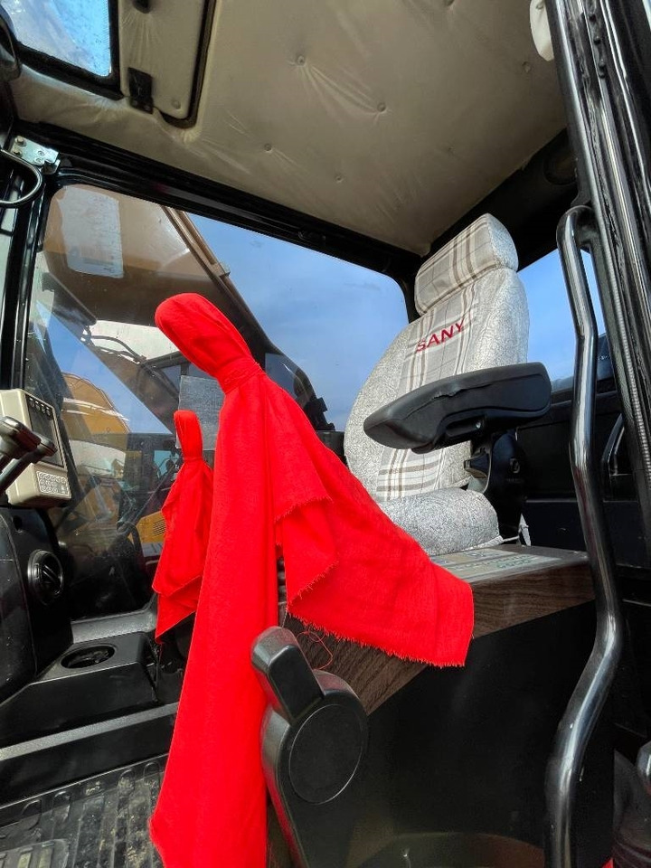 Sany SY 215 - Crawler excavator: picture 4 Sany SY 215 - Crawler excavator: picture 4