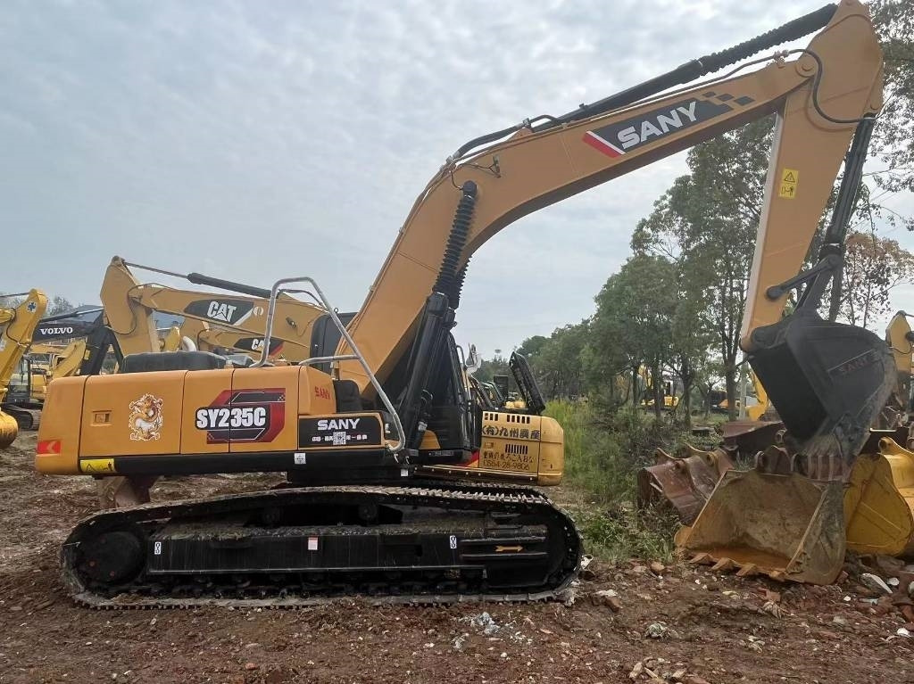 Crawler excavator Sany SY 235 C: picture 1