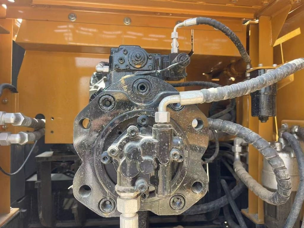 Sany SY 305 C - Crawler excavator: picture 4 Sany SY 305 C - Crawler excavator: picture 4