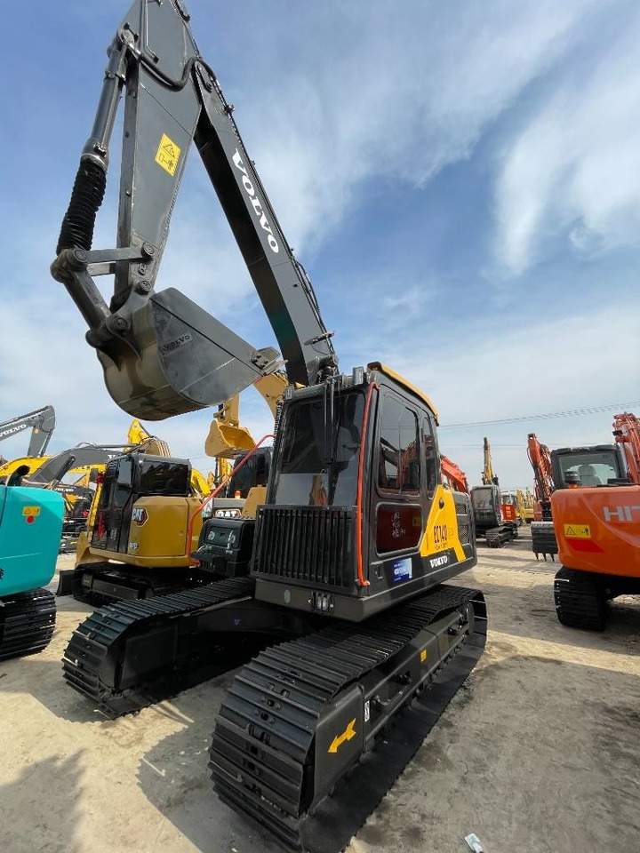 Crawler excavator Volvo EC 140: picture 22