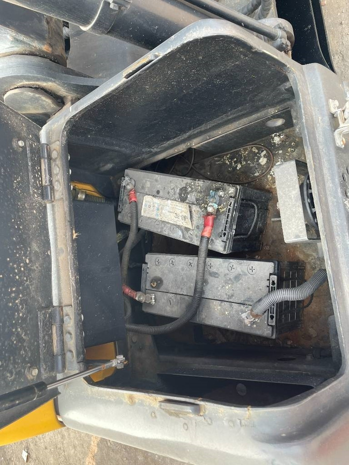 Crawler excavator Volvo EC 140: picture 17