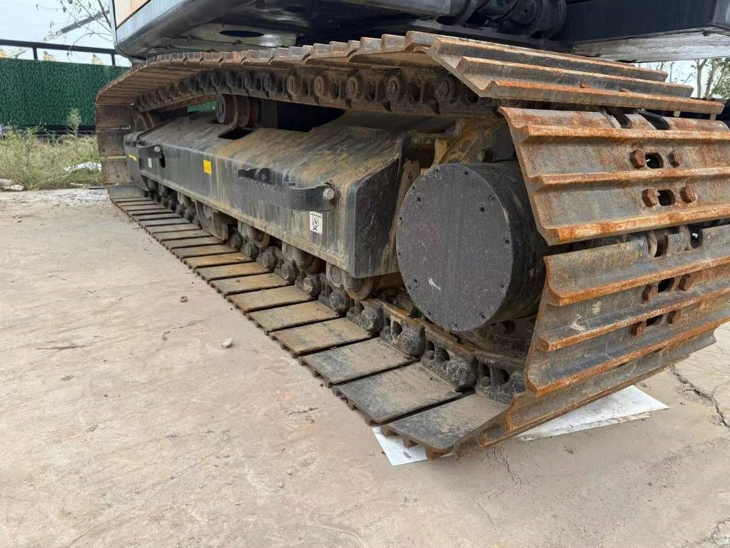 Crawler excavator Volvo EC 140: picture 9