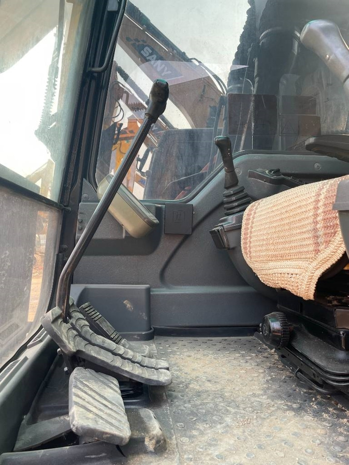 Crawler excavator Volvo EC 140: picture 12