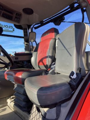 Case IH OPTUM 300 CVX - Farm tractor: picture 5 Case IH OPTUM 300 CVX - Farm tractor: picture 5