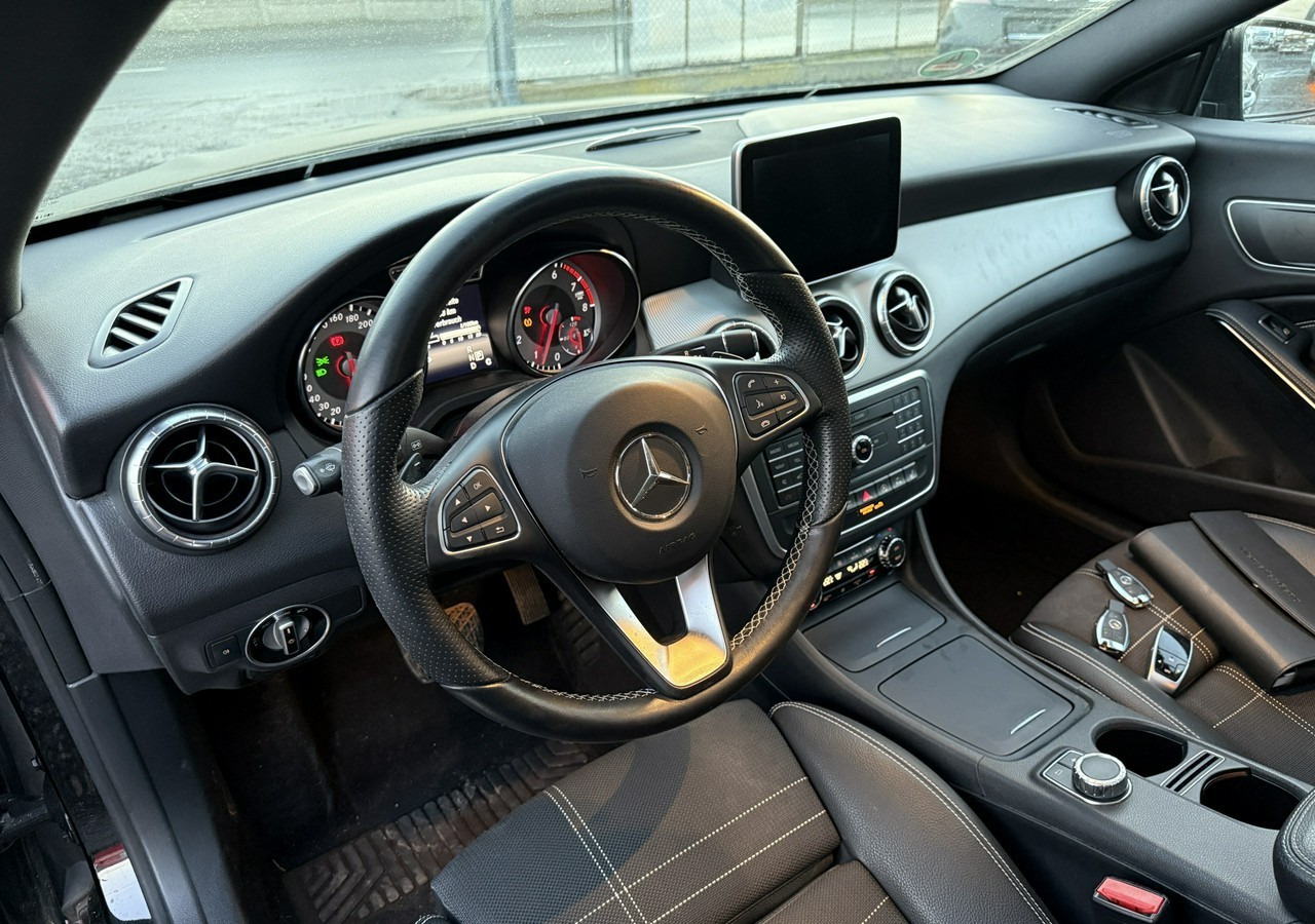 Mercedes-Benz Klasa CLA C117/X117 Mercedes-Benz Klasa CLA Mercedes CLA 250 4MATIC 2.0-210KM Bogate wyposażenie 2016 - Car: picture 5 Mercedes-Benz Klasa CLA C117/X117 Mercedes-Benz Klasa CLA Mercedes CLA 250 4MATIC 2.0-210KM Bogate wyposażenie 2016 - Car: picture 5