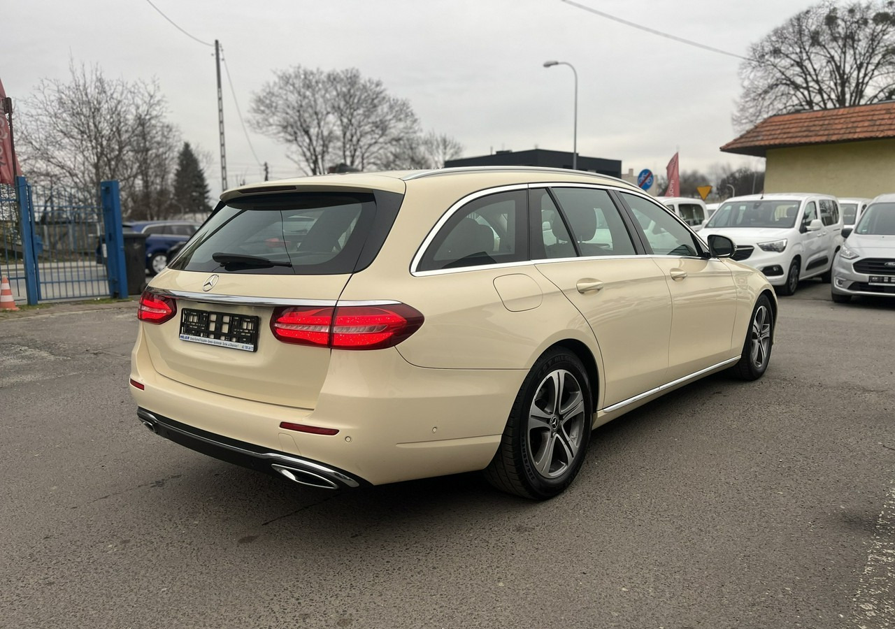 Mercedes-Benz Klasa E E220d T 9G-tronic 197KM Navi FullLed Kamera Asystent Model 2020 FV 2 - Car: picture 4 Mercedes-Benz Klasa E E220d T 9G-tronic 197KM Navi FullLed Kamera Asystent Model 2020 FV 2 - Car: picture 4