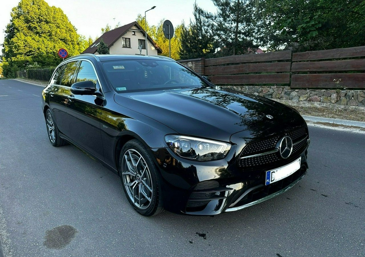Mercedes-Benz Klasa E E300de 2.0Diesel Hybrid Plug-in zasięg 50km AMG Premium+ Faktura Vat - Car: picture 1 Mercedes-Benz Klasa E E300de 2.0Diesel Hybrid Plug-in zasięg 50km AMG Premium+ Faktura Vat - Car: picture 1