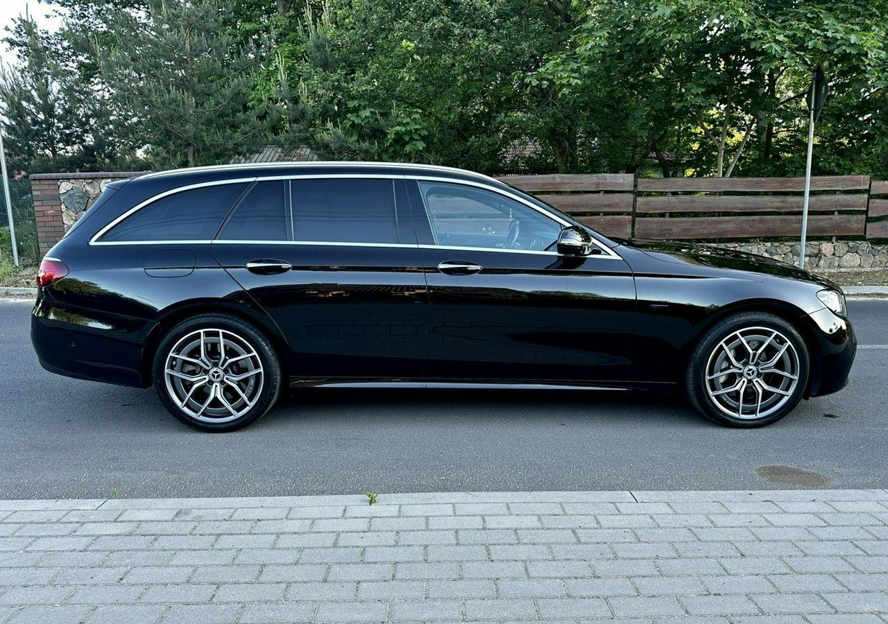 Mercedes-Benz Klasa E E300de 2.0Diesel Hybrid Plug-in zasięg 50km AMG Premium+ Faktura Vat - Car: picture 2 Mercedes-Benz Klasa E E300de 2.0Diesel Hybrid Plug-in zasięg 50km AMG Premium+ Faktura Vat - Car: picture 2