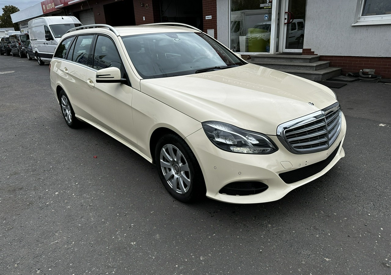 Mercedes-Benz Klasa E W212 E200 CDI Bluetec 7G-tronie 2015 LIFT Skóra FullLed ELEGANCE - Car: picture 1 Mercedes-Benz Klasa E W212 E200 CDI Bluetec 7G-tronie 2015 LIFT Skóra FullLed ELEGANCE - Car: picture 1