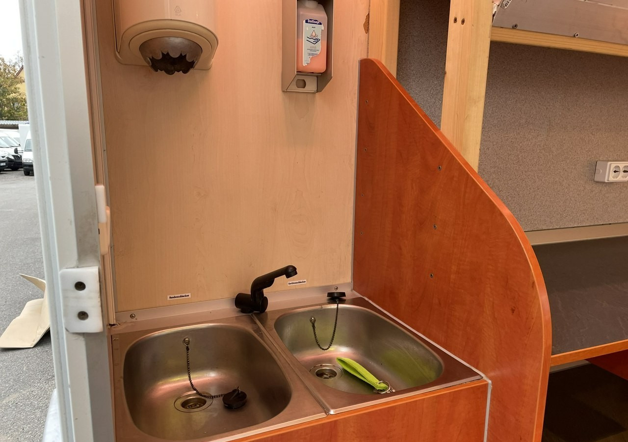 Vending truck Renault Master Autosklep wędlin Gastronomiczny Food Truck Foodtruck Sklep Borco 200: picture 10 Vending truck Renault Master Autosklep wędlin Gastronomiczny Food Truck Foodtruck Sklep Borco 200: picture 10