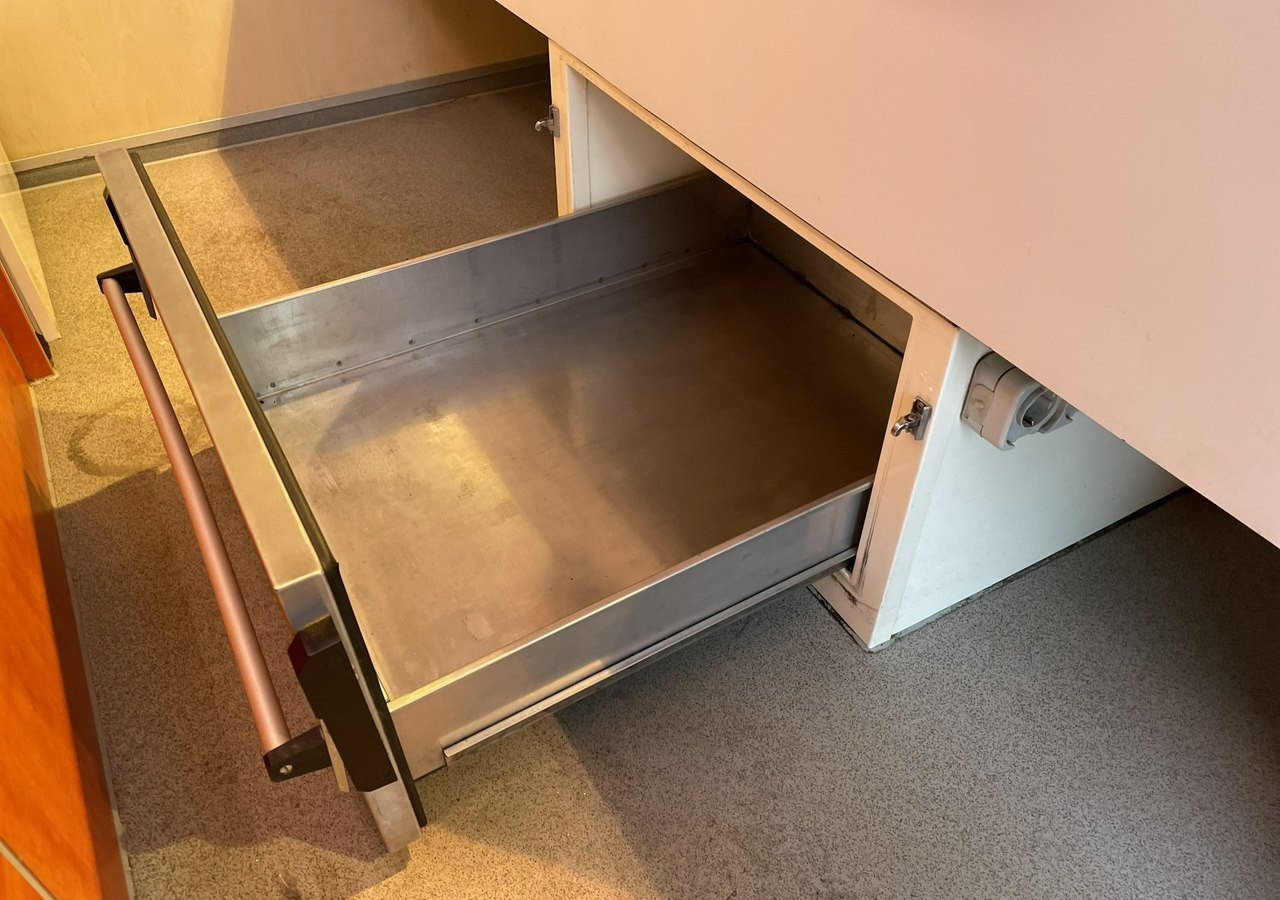 Vending truck Renault Master Autosklep wędlin Gastronomiczny Food Truck Foodtruck Sklep Borco 200: picture 11 Vending truck Renault Master Autosklep wędlin Gastronomiczny Food Truck Foodtruck Sklep Borco 200: picture 11