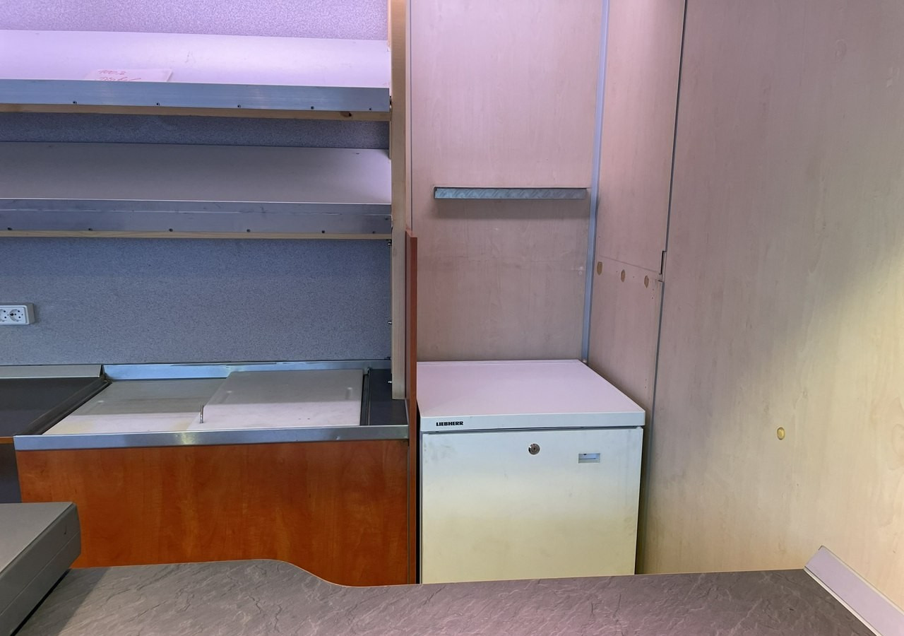 Vending truck Renault Master Autosklep wędlin Gastronomiczny Food Truck Foodtruck Sklep Borco 200: picture 17 Vending truck Renault Master Autosklep wędlin Gastronomiczny Food Truck Foodtruck Sklep Borco 200: picture 17