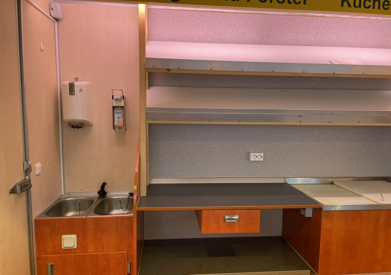 Vending truck Renault Master Autosklep wędlin Gastronomiczny Food Truck Foodtruck Sklep Borco 200: picture 7 Vending truck Renault Master Autosklep wędlin Gastronomiczny Food Truck Foodtruck Sklep Borco 200: picture 7