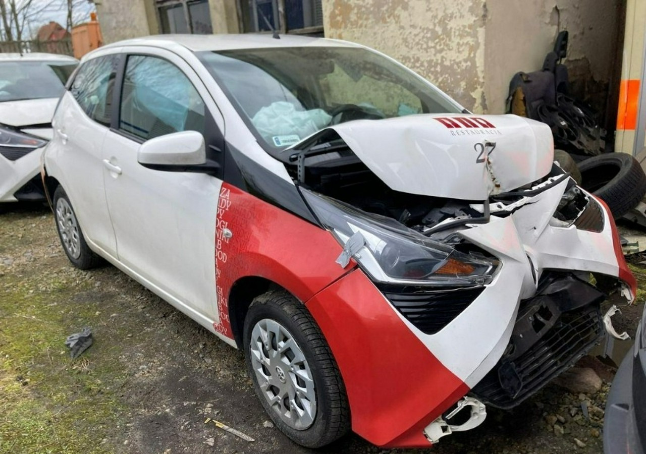 Toyota Aygo II Aygo 1.0-16V Klima Salon PL 2021 Bezyna + LPG - Car: picture 1 Toyota Aygo II Aygo 1.0-16V Klima Salon PL 2021 Bezyna + LPG - Car: picture 1