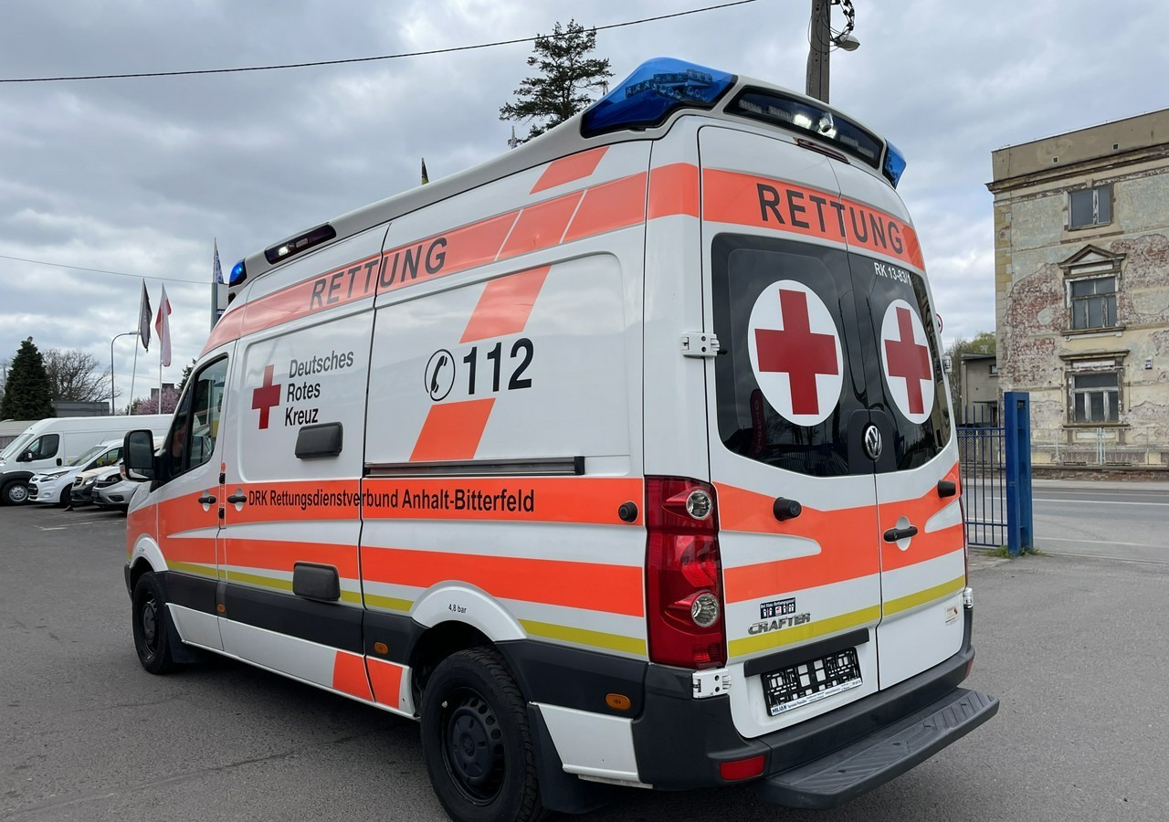 Volkswagen Crafter Crafter 2.0-163KM Karetka Ambulans Wyposażony Model 2016 - Ambulance: picture 4 Volkswagen Crafter Crafter 2.0-163KM Karetka Ambulans Wyposażony Model 2016 - Ambulance: picture 4