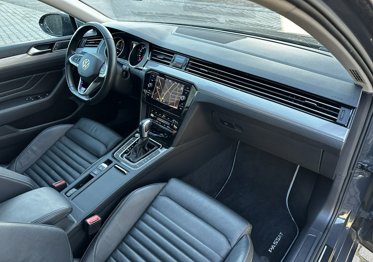 Volkswagen Passat B8 GTE 1.4TSI 218KM Hybryda Plug-in zasięg 50km Panorama*Navi*Skóra*FV2 - Car: picture 2 Volkswagen Passat B8 GTE 1.4TSI 218KM Hybryda Plug-in zasięg 50km Panorama*Navi*Skóra*FV2 - Car: picture 2