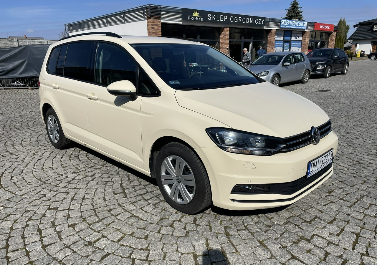 Volkswagen Touran III 2.0 TDI DSG Automat 7osobowy 2020 - Car: picture 4 Volkswagen Touran III 2.0 TDI DSG Automat 7osobowy 2020 - Car: picture 4