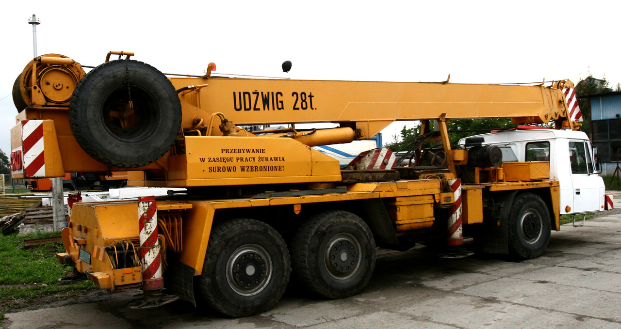 TARTA AD28 AD28 - Mobile crane: picture 1 TARTA AD28 AD28 - Mobile crane: picture 1