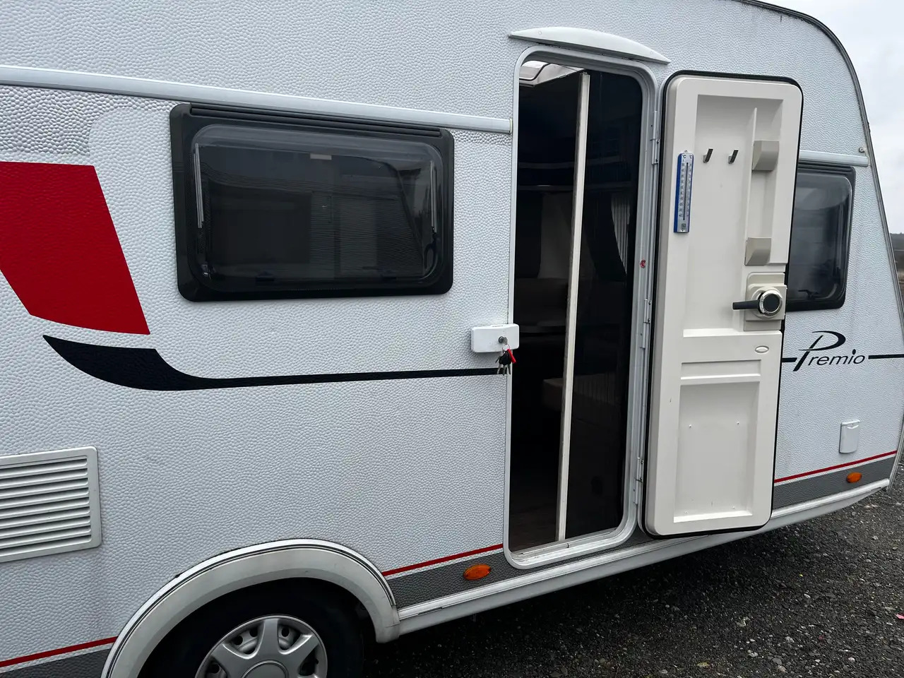 Bürstner Premio 530 TL Mover Dachklimaanlage Einzelbetten - Caravan: picture 5 Bürstner Premio 530 TL Mover Dachklimaanlage Einzelbetten - Caravan: picture 5