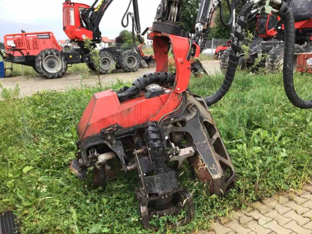 Forestry harvester Komatsu 951: picture 7