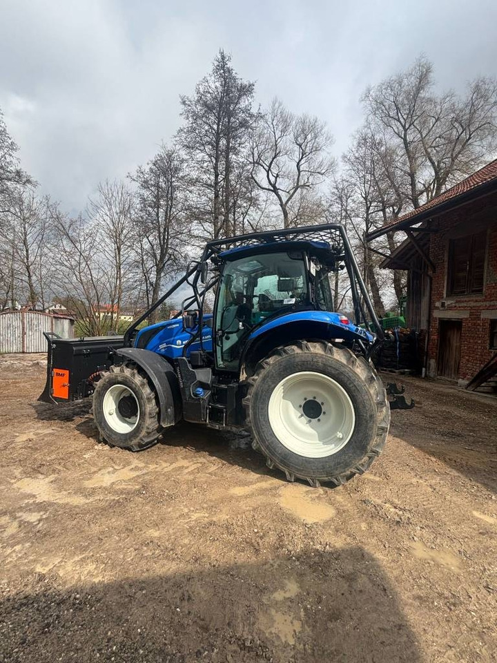 New Holland T5.110 AutoCommand  - Forestry tractor: picture 1 New Holland T5.110 AutoCommand  - Forestry tractor: picture 1