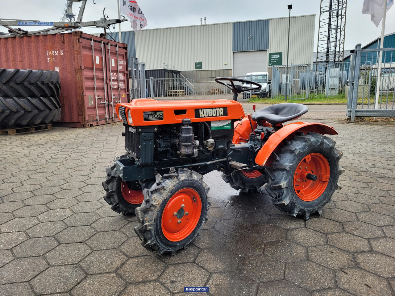 Kubota B6000 4x4 - Compact tractor: picture 1 Kubota B6000 4x4 - Compact tractor: picture 1